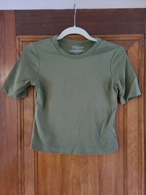 Adrienne Vittadini Olive Green Cropped Tee